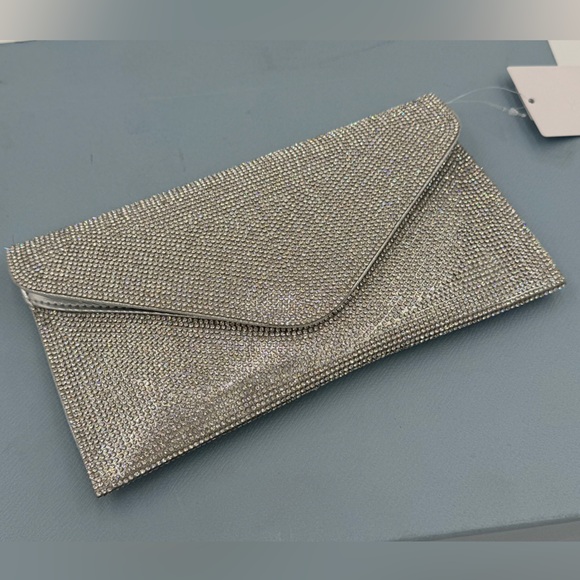 Silver Rhinestone clutch with removable silver chain snap closure - Picture 15 of 15